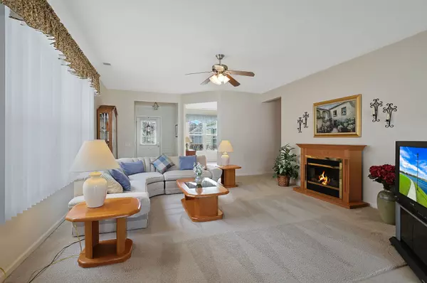 Huntley, IL 60142,13440 Crestview DR