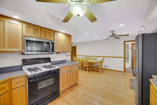 Posen, IL 60469,2606 W Walter Zimny DR