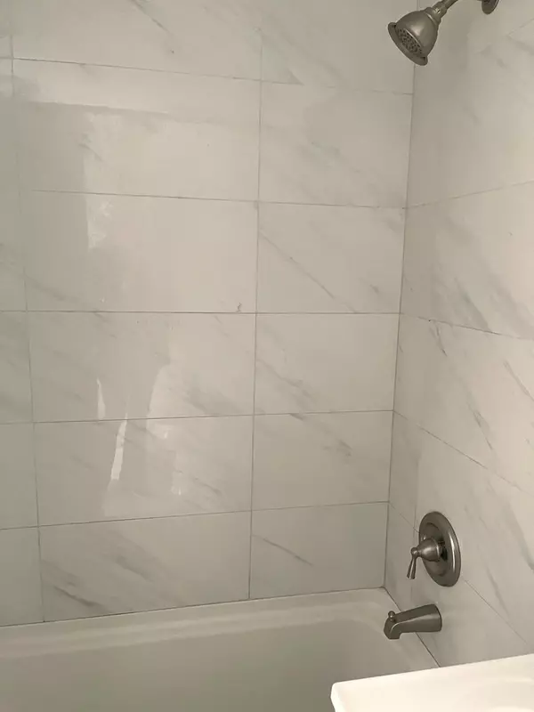 Wheeling, IL 60090,287 8th ST #3A