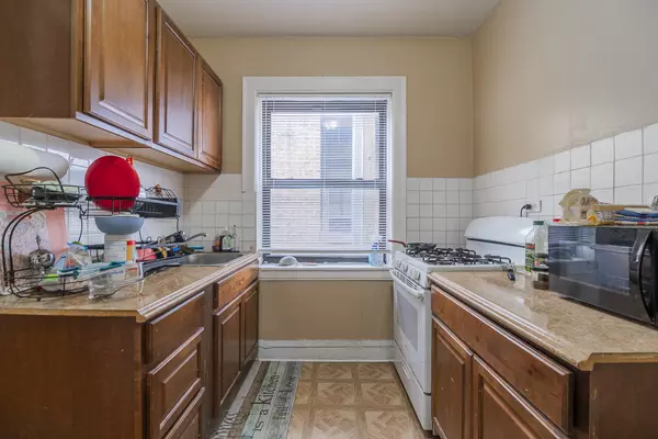 Chicago, IL 60645,6507 N Hoyne AVE #3N