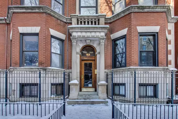 Chicago, IL 60613,948 W Sheridan RD #2D