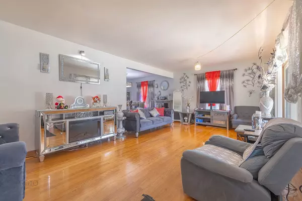 Westchester, IL 60154,Address not disclosed