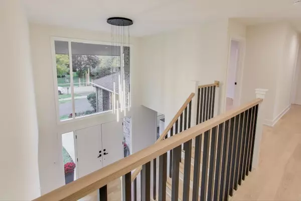 Deerfield, IL 60015,73 Augusta DR