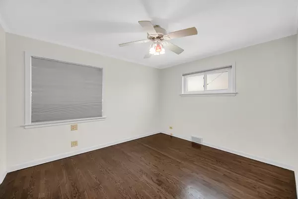 Skokie, IL 60077,5156 FARWELL AVE