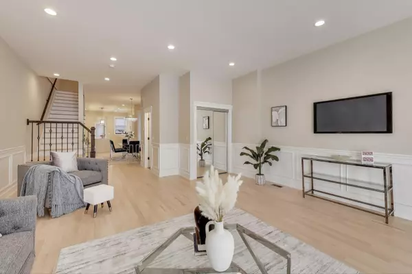 Chicago, IL 60615,4938 S Vincennes AVE