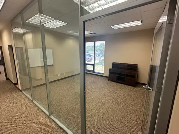 Palos Heights, IL 60463,7330 W COLLEGE DR #108