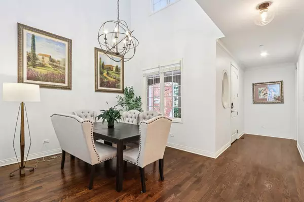 Westmont, IL 60559,1209 W CHARLES LN