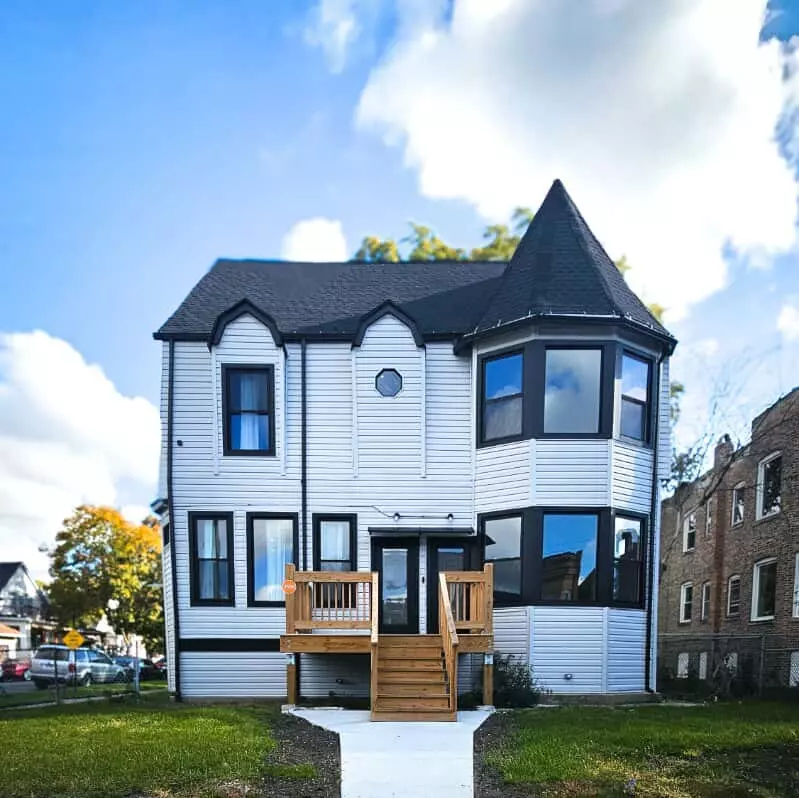 Chicago, IL 60651,Address not disclosed