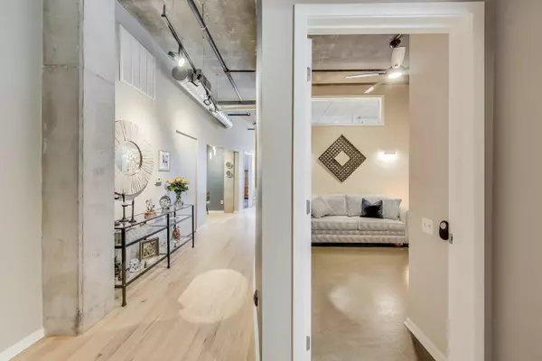 Chicago, IL 60610,900 N Kingsbury ST #1025