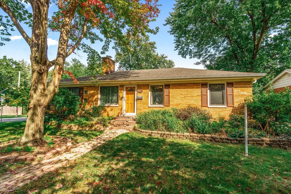 Wheaton, IL 60187,719 N President ST