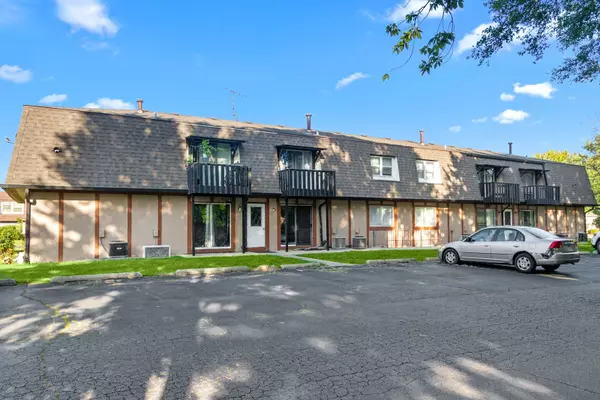 Harvard, IL 60033,1017 9th ST #5