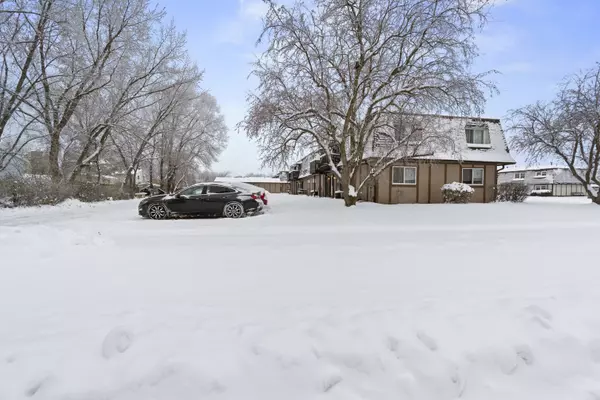 Harvard, IL 60033,1017 9th ST #7