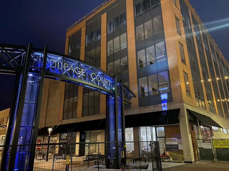 40 DuPage CT #406, Elgin, IL 60120