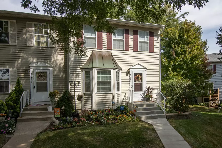 1213 Koster CT, Geneva, IL 60134