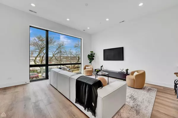 Chicago, IL 60608,1615 W 13th ST #200