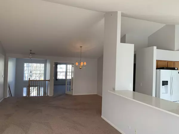 St. Charles, IL 60174,876 Stuarts DR