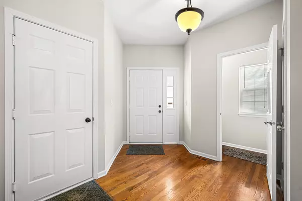 Elburn, IL 60119,1220 Sears CIR