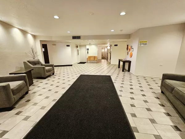 Wheeling, IL 60090,1550 Sandpebble DR #210