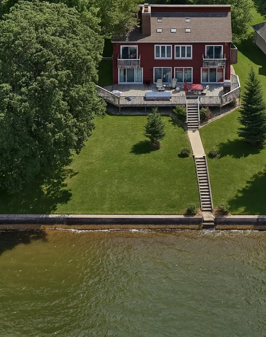 Mchenry, IL 60051,3321 N Bayview LN