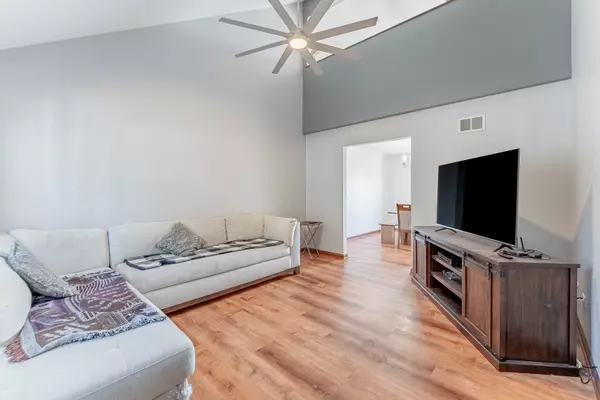 Plainfield, IL 60586,5302 Meadowbrook ST