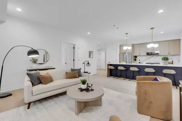 Chicago, IL 60641,3204 N Kostner AVE #303