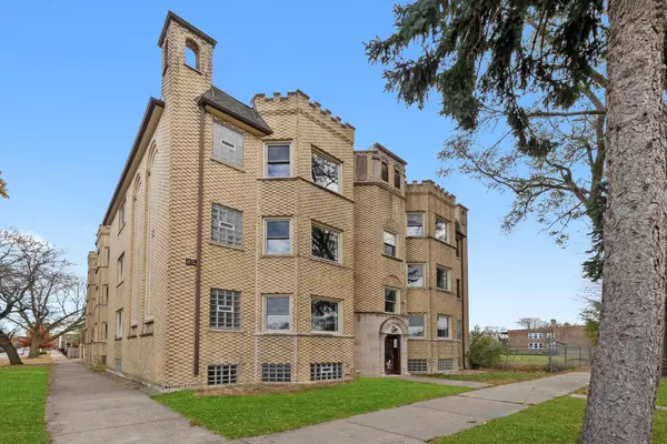 Chicago, IL 60617,8103 S Clyde AVE