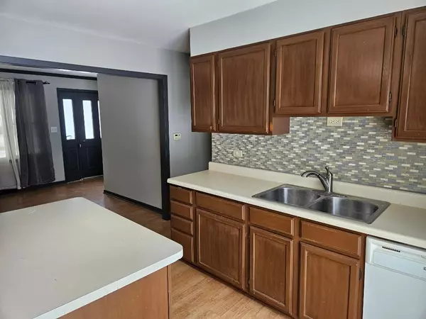 Mchenry, IL 60050,2503 N Freedom DR