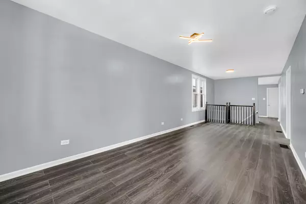 Calumet City, IL 60409,554 Douglas AVE