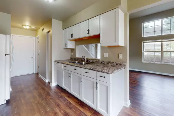 Streamwood, IL 60107,231 Teak LN #231