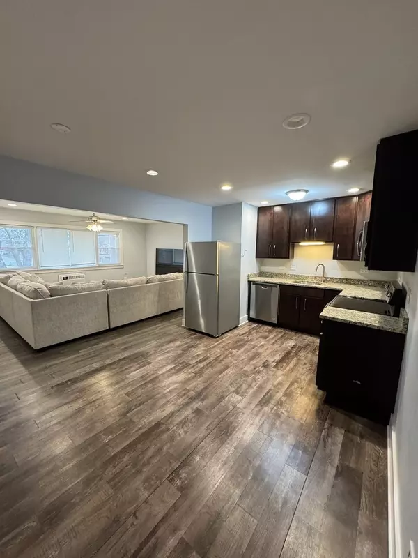 La Grange Park, IL 60526,1443 Homestead ST #2NW