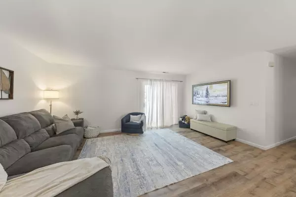 Schaumburg, IL 60193,125 Manchester CT #125