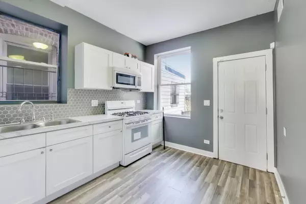 Chicago, IL 60637,6624 S Rhodes AVE