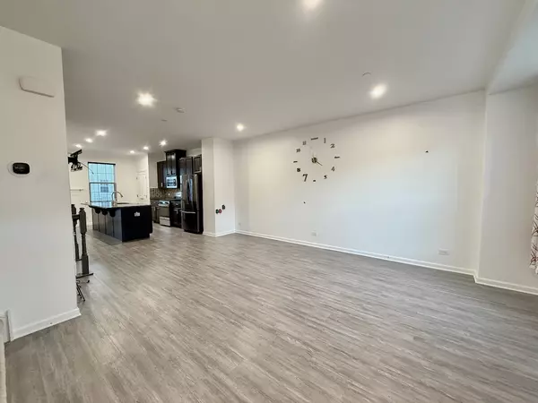 Des Plaines, IL 60016,45 Nicholas DR W