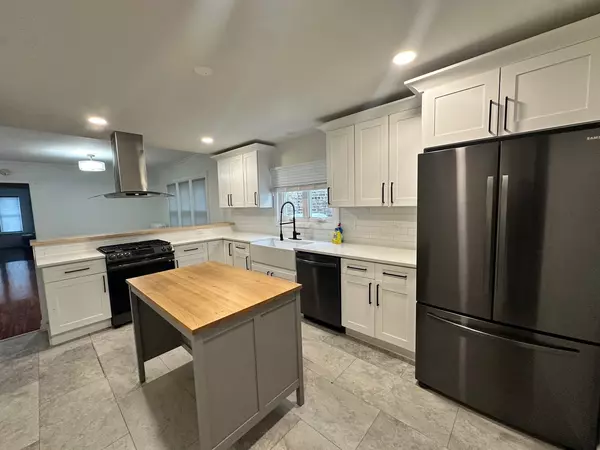 Chicago, IL 60659,5814 N Campbell AVE #2