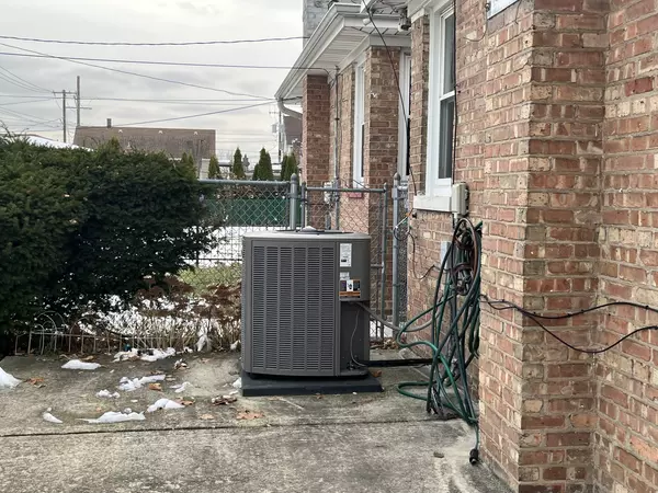 Chicago, IL 60651,841 N Kildare AVE