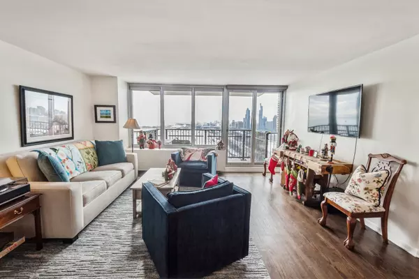 Chicago, IL 60601,400 E RANDOLPH ST #3209