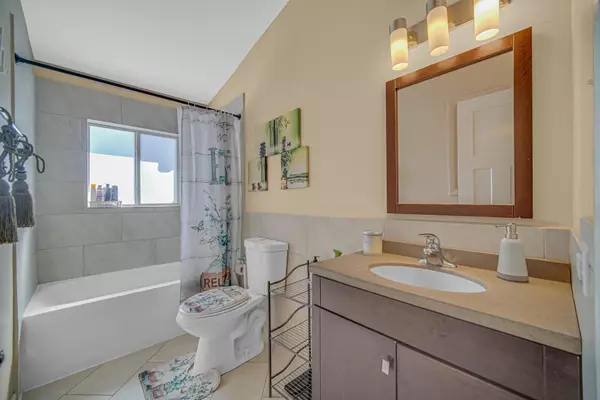 Chicago Heights, IL 60411,420 Carey CT