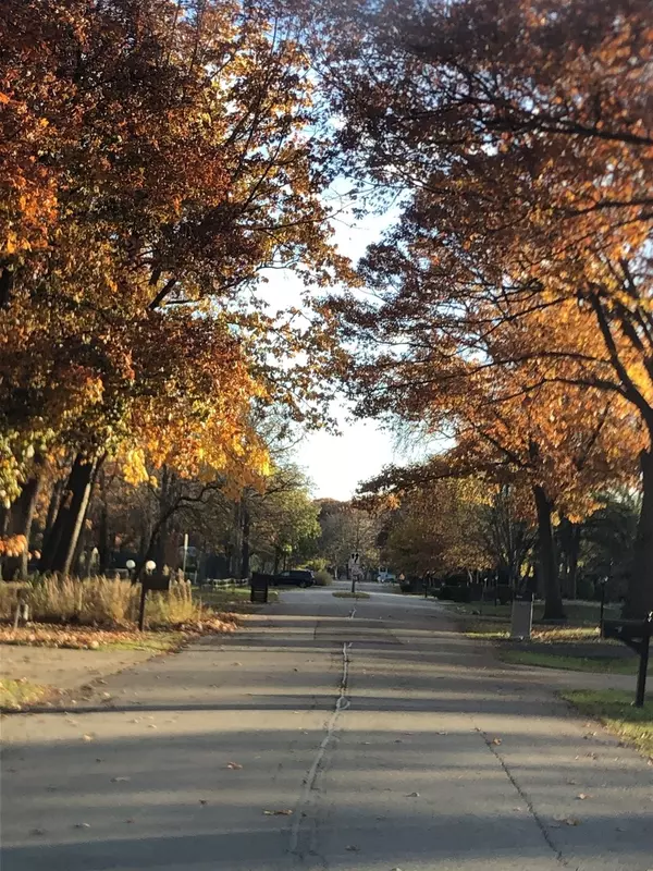 Glenview, IL 60025,1403 Forest DR