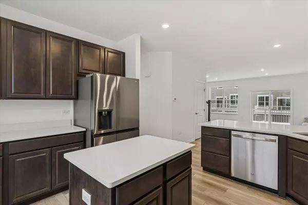 Volo, IL 60020,406 Red Oak CIR