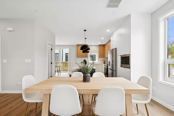 Forest Park, IL 60130,944 Beloit AVE #4