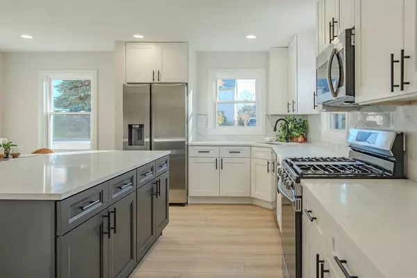 Niles, IL 60714,6964 W Cleveland ST