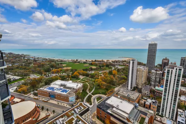 Chicago, IL 60610,1560 N Sandburg TER #4104