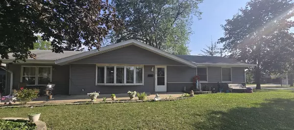 1939 Weston LN, Schaumburg, IL 60193