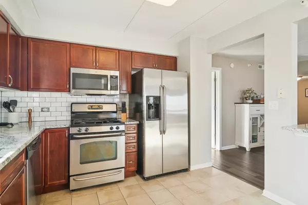 Des Plaines, IL 60016,390 S Western AVE #511