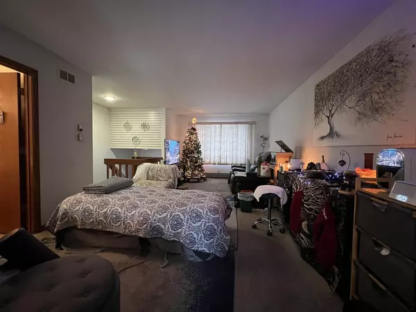 Round Lake Beach, IL 60073,509 E Lake AVE #B