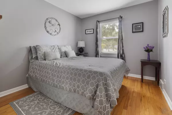 Palatine, IL 60074,243 N Richards DR