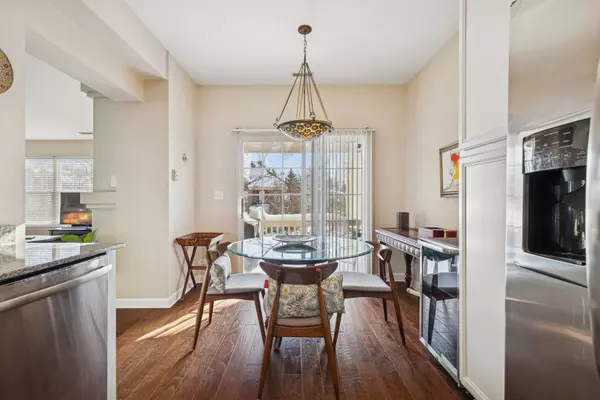 Glenview, IL 60026,2750 Langley CIR