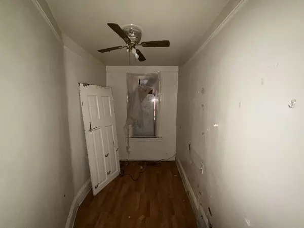 Chicago, IL 60628,10547 S Corliss AVE