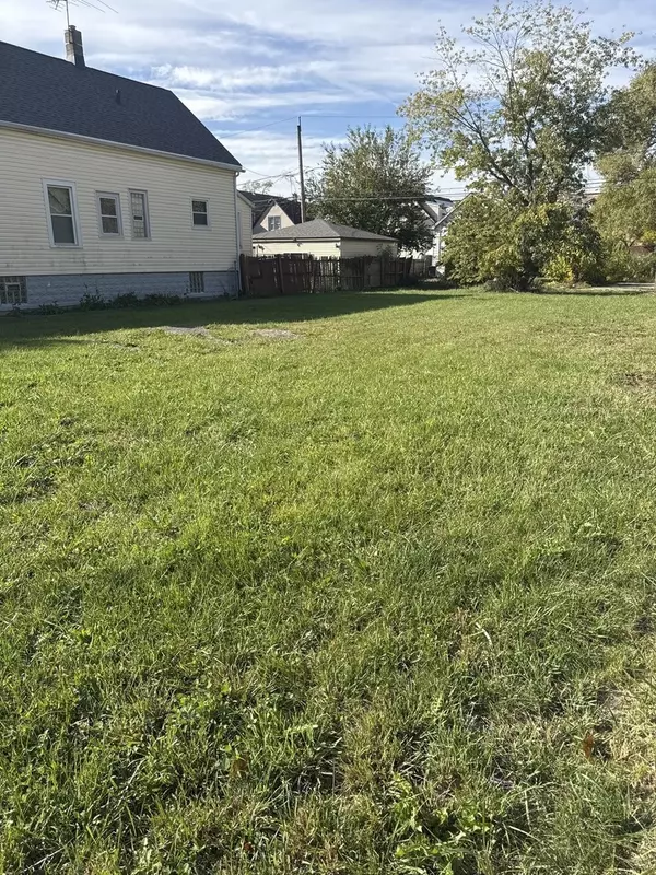 Chicago, IL 60628,10402 S Wabash AVE