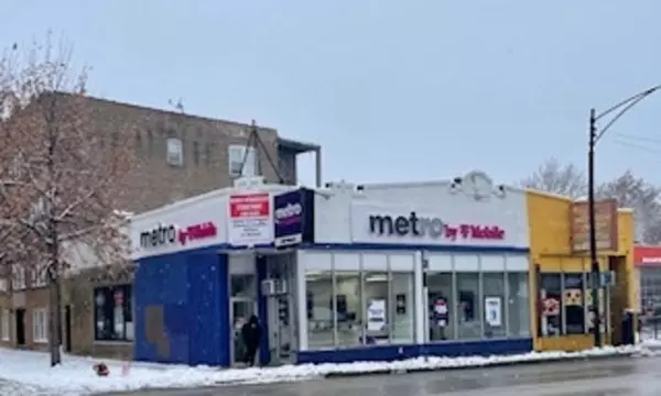 3034 N PULASKI RD, Chicago, IL 60641